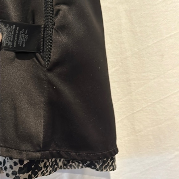 Express snake print Sleeveless Blouse / top / Shirt, Large - Picture 12 of 12